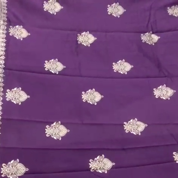 Silk Banarasi Saree - Picture 13 of 14